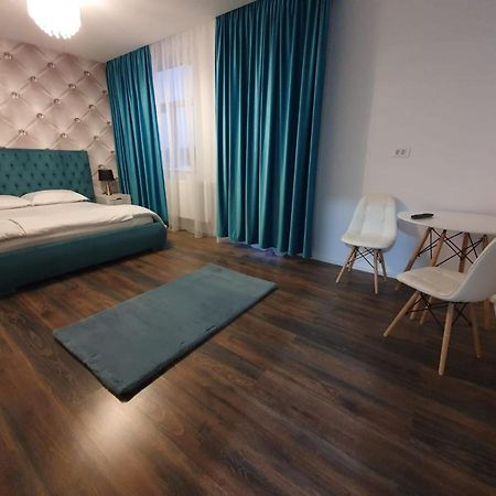 Garsonierre Central Luxury Târgu Jiu Exterior foto